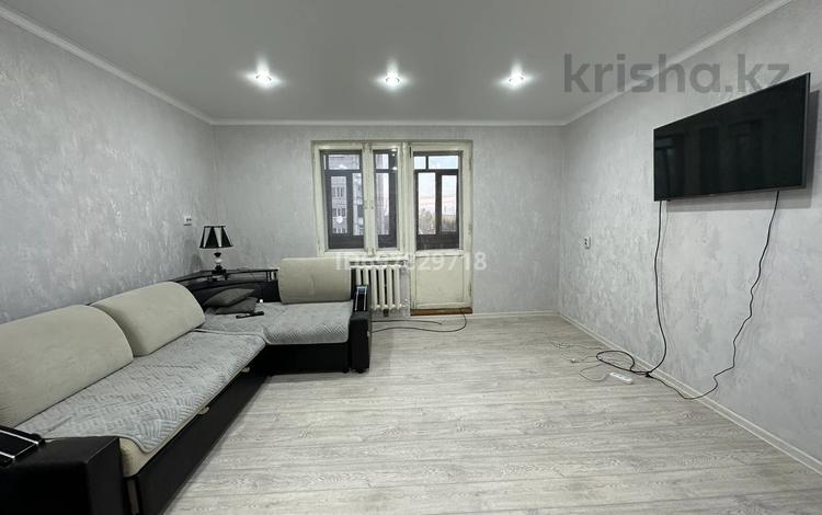 2-комнатная квартира, 54 м², 5/5 этаж помесячно, Каржабайулы 253 — Район Общества слепых, рядом магазин Нур за 180 000 〒 в Семее — фото 2