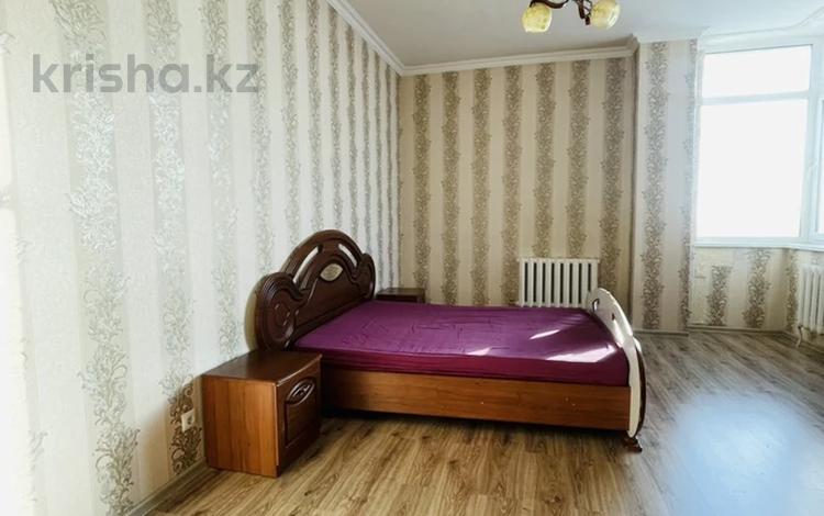 2-комнатная квартира, 90 м², 22/22 этаж помесячно, Момышулы 2