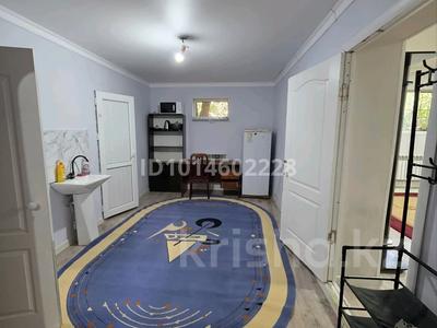 Часть дома · 4 комнаты · 100 м² · 5 сот., Жандосова 27а — Ыдырысова за 120 000 ₸ в 