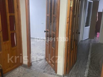 4-комнатная квартира · 72 м², 8-й микрорайон, 8-й микрорайон 8 за 30 млн 〒 в Шымкенте, Туран р-н
