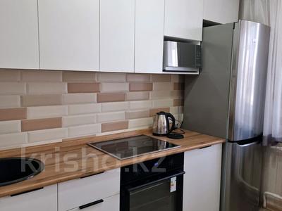 2-комнатная квартира · 55 м² · 3/9 этаж, Казахстан 64 — АДК, АКИМАТ, Набережная за 18 000 ₸ в Усть-Каменогорске
