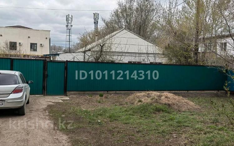 Жер телімі · 11.6 сотық, Сазды-4, Газизы Жубановой 3д — Народный канцелярия, бағасы: 70 млн ₸ в Актобе, Сазда-4 — фото 2