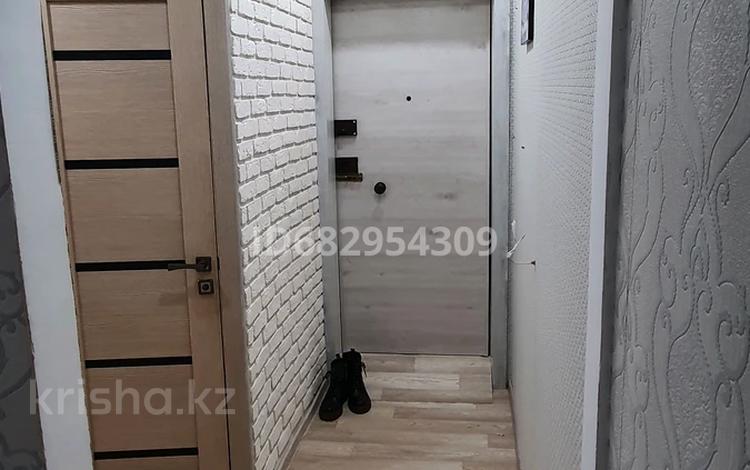 2-бөлмелі пәтер, 45 м², 3/5 қабат, Майкудук, 11а микрорайон, бағасы: 13 млн 〒 в Караганде, Алихана Бокейханова р-н — фото 2