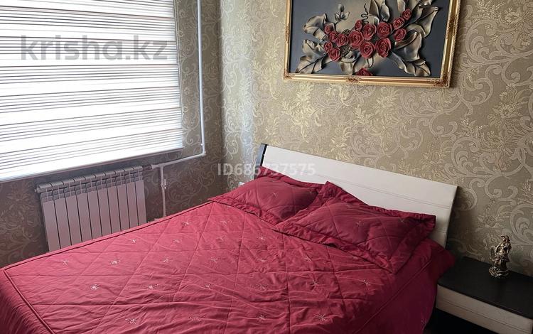 3-комнатная квартира · 92 м², Старый город, Алтынсарина 37 70 за 10 000 〒 в Актобе — фото 12