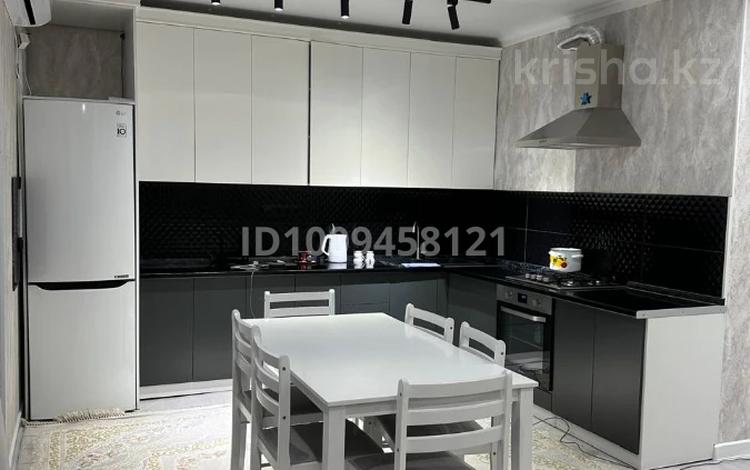 2-комнатная квартира · 63 м² · 5/5 этаж, мкр Думан-2 11 за 300 000 〒 в Алматы, Медеуский р-н — фото 9