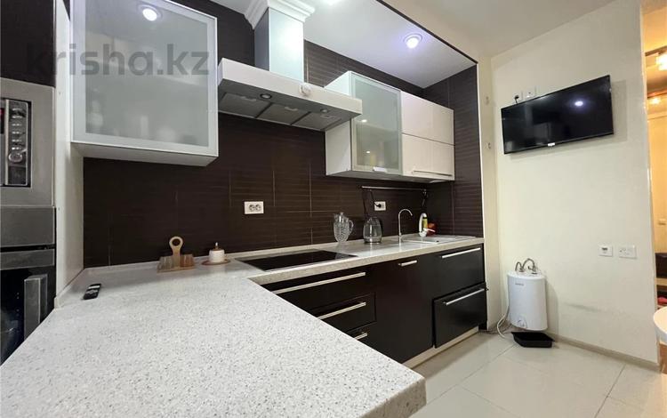 3-бөлмелі пәтер · 100 м² · 7/8 қабат, мкр Юго-Восток, Республики 40, бағасы: 45 млн ₸ в Караганде, Казыбек би р-н — фото 27