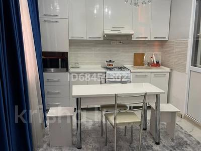 2-бөлмелі пәтер, 60 м², 2/9 қабат сағатына, мкр Нурсат 2 23 б, бағасы: 2 000 〒 в Шымкенте, Каратауский р-н