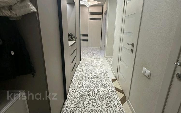 2-бөлмелі пәтер · 85 м² · 3/10 қабат, мкр Кадыра Мырза-Али, бағасы: 36.5 млн ₸ в Уральске — фото 15