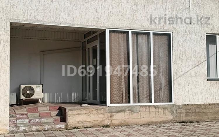 Медорталықтар мен дәріханалар • 170 м², бағасы: 32 млн 〒 в Мерке — фото 2