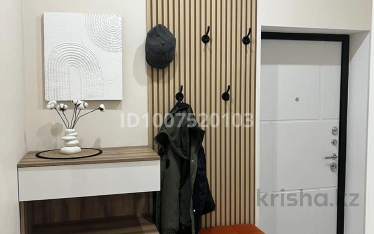 2-комнатная квартира · 41 м² · 4/9 этаж, Омарова 27/1 за 300 000 〒 в Астане, Нура р-н — фото 2