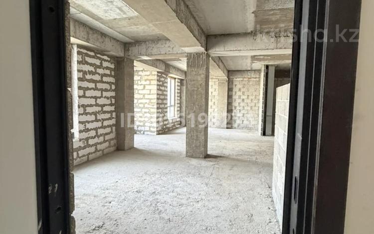 2-комнатная квартира · 67.9 м² · 4/8 этаж, 7А мкр, ​микрорайон 7а 27 за 24 млн ₸ в Актау — фото 2