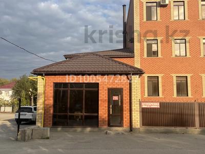 Магазины и бутики · 36 м² за 250 000 〒 в Актобе, мкр 5