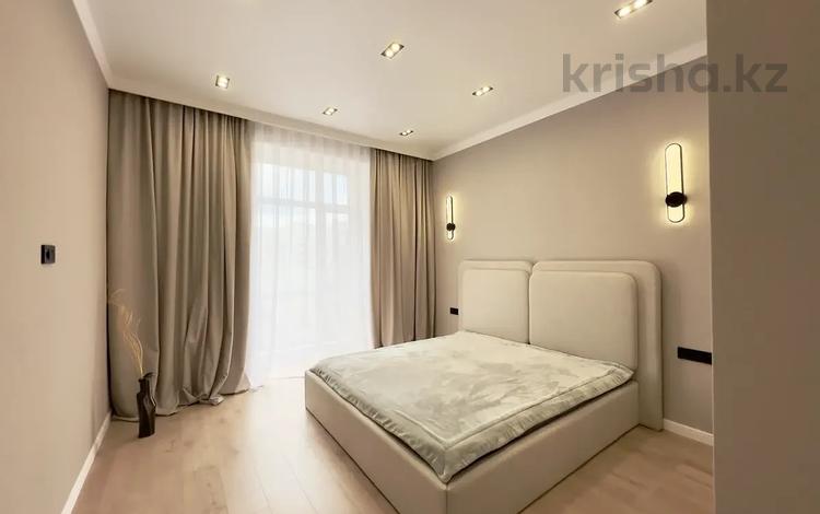 2-комнатная квартира, 54 м², 10/18 этаж помесячно, Жандосова 94А — Утепова