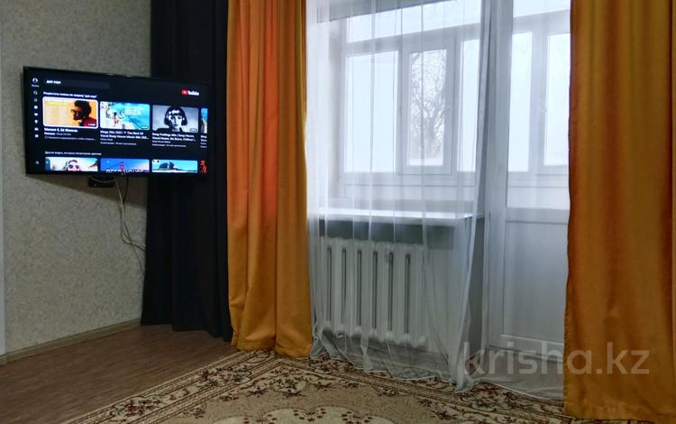 2-комнатная квартира · 54 м² · 2/5 этаж, Челюскенцев 49А — 343 квартал, ФОК, 9 школа за 15 000 ₸ в Семее — фото 13