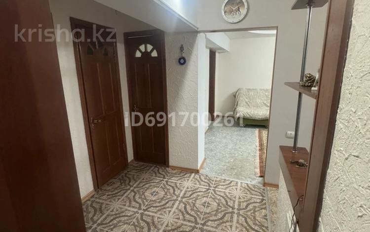 3-комнатная квартира, 64 м², 4/5 этаж, Самал 21 за 21 млн 〒 в Талдыкоргане, мкр Самал — фото 2