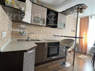 4-комнатная квартира · 74 м² · 4/5 этаж, Ленинградская 75 за 11 млн 〒 в Шахтинске