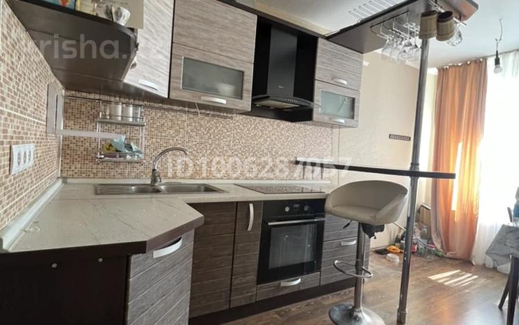 4-бөлмелі пәтер · 74 м² · 4/5 қабат, Ленинградская 75, бағасы: 11 млн ₸ в Шахтинске — фото 2