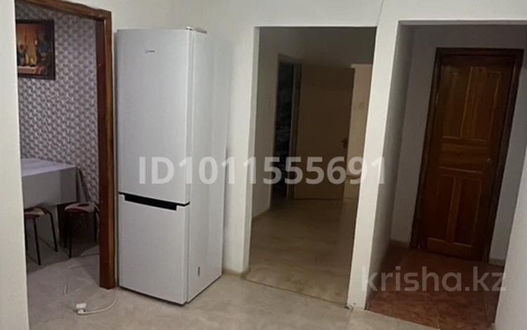 4-комнатная квартира · 94.4 м² · 5/6 этаж, мкр 4 31 — Трасса Уральск-Желаево за 210 000 〒 — фото 2