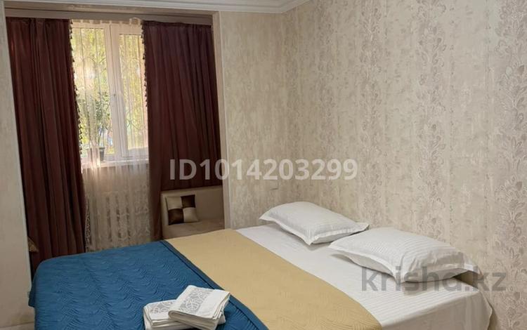 2-комнатная квартира · 82.5 м² · 1/9 этаж, Назарбаева 47 — Пәтер Шымкент қаласының орталығында, Нұрсұлтан Назарбаев даңғылы бойында орналасқан. Жақын маңында Сейтжан қари мешіті, Түркістан сарайы, Diamond Plaza сауда орталығы және Шымкент қаласының әкімдігі орналасқан за 16 000 ₸ в Каратауский р-н — фото 2