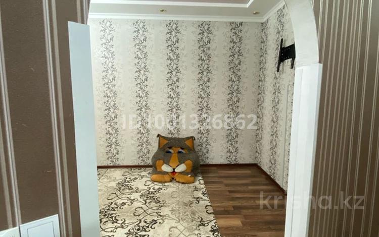 2-комнатная квартира · 75 м² · 5/5 этаж, мкр Строитель 16/2 за 28 млн ₸ в Уральске — фото 2