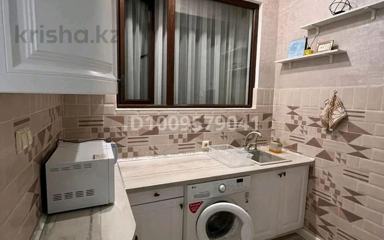 2-комнатная квартира · 52 м² · 7/12 этаж, 16-й мкр 38 за 160 000 〒 в Актау — фото 2