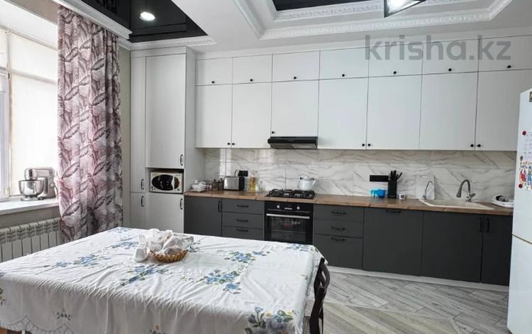 5-комнатная квартира · 180 м² · 7/9 этаж, мкр. Алтын орда, Тауелсиздик за 62 млн ₸ в Актобе — фото 25