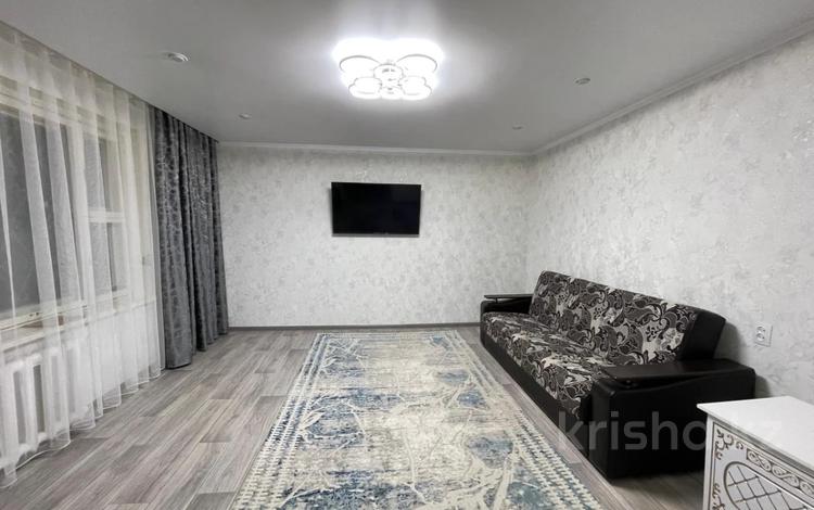 3-бөлмелі пәтер · 70 м² · 1/10 қабат, Степной 4 ш/а., бағасы: 28 млн ₸ в Караганде, Казыбек би р-н — фото 2