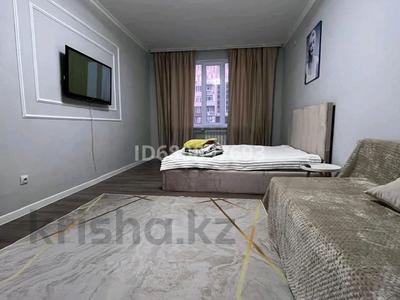 Тәулігіне пәтерлер в Жетысу обл.: 1-бөлмелі пәтер · 44 м² · 1/5 қабат, 8 мкр 9 — Балапанова 9, бағасы: 15 000 〒 1-бөлмелі пәтер · 44 м² · 1/5 қабат, 8 мкр 9 — Балапанова 9, бағасы: 15 000 〒 в Талдыкоргане, мкр Бирлик