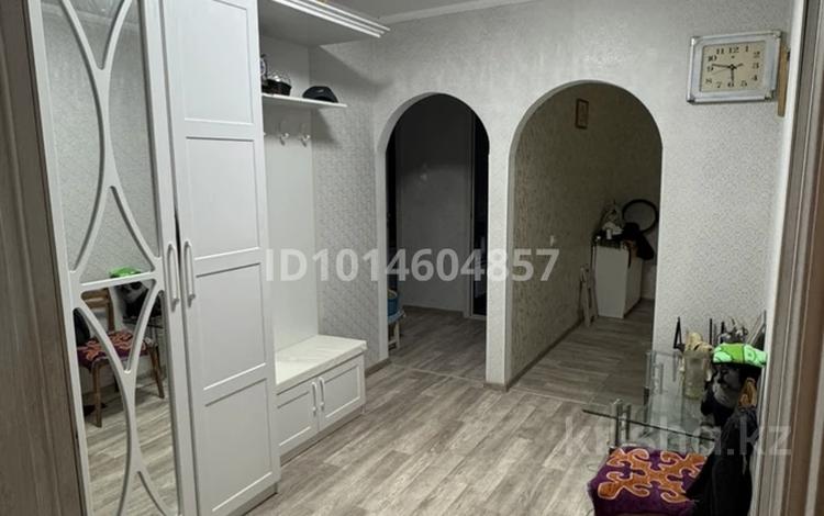 3-комнатная квартира · 64 м² · 1/5 этаж, Победа 3А — 20 микрорайон за 270 000 ₸ в Петропавловске — фото 2