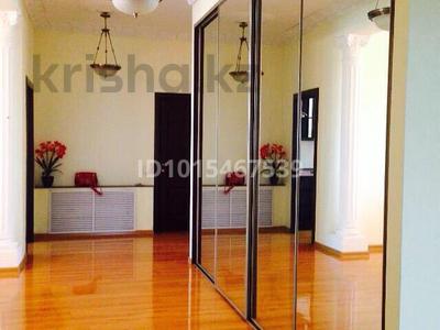 3-бөлмелі пәтер · 127 м² · 9/30 қабат, Габдуллина 17 — Кенесары, Габдуллина, бағасы: 70 млн ₸ в Астане, р-н Байконур