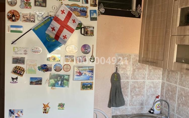 2-бөлмелі пәтер · 44 м² · 4/5 қабат, мкр Центральный, Азаттык 127 — Дом шалкыма, бағасы: 14 млн ₸ в Атырау — фото 2