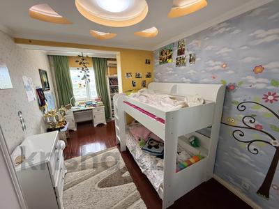 4-бөлмелі пәтер · 136 м² · 16/20 қабат, ул. Евгения Брусиловского, бағасы: 76 млн ₸ в Алматы, Алмалинский р-н