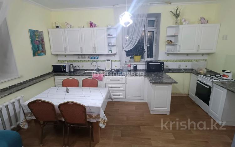 Дом · 5 комнат · 260 м², Жиренколь 56а — За рестораном Махаббат за 30 000 〒 в Астане, р-н Байконур — фото 2