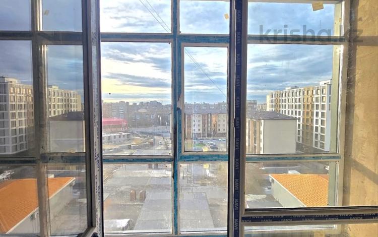 1-комнатная квартира · 43.1 м² · 7/8 этаж, мкр Юго-Восток, Муканова за 17 млн ₸ в Караганде, Казыбек би р-н — фото 2