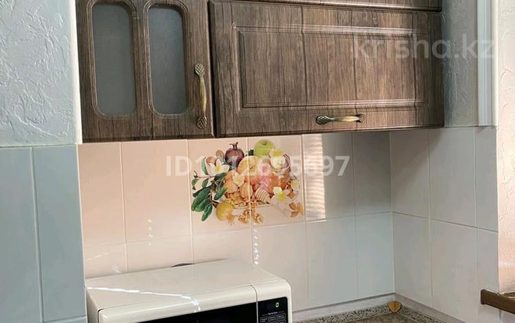 4-бөлмелі пәтер · 75 м² · 5/5 қабат, 16 микрорайон 11, бағасы: 180 000 ₸ в Шымкенте, Енбекшинский р-н — фото 2