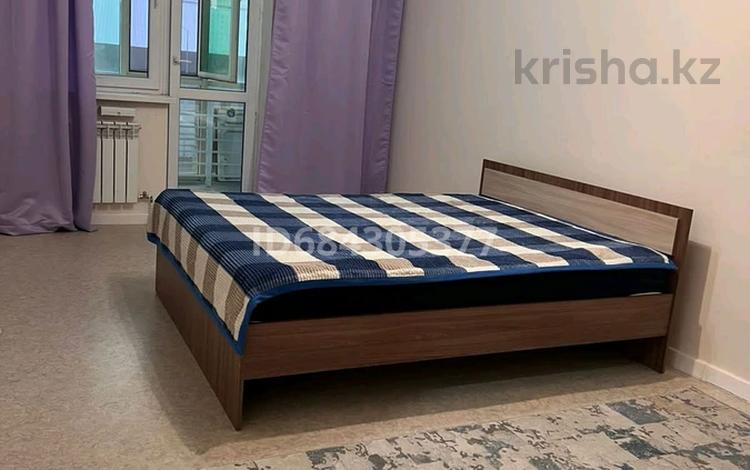 1-комнатная квартира · 72 м² · 3/14 этаж, мкр Комсомольский, Кабанбай батыр 48 — Керей Жанибек хандар за 12 000 ₸ в Астане, Есильский р-н — фото 2