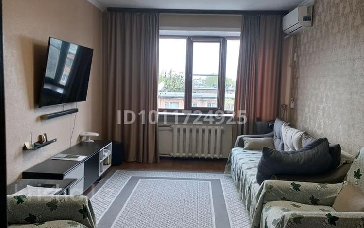 3-комнатная квартира · 58.2 м² · 6/9 этаж, Михаэлиса 7 — Пересечение улиц Михаэлиса-30гв.дивизии за 25 млн ₸ в Усть-Каменогорске, Ульбинский — фото 2