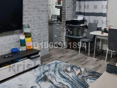3-бөлмелі пәтер · 71.2 м² · 1/5 қабат, 11-й микрорайон, 11-й микрорайон 114 — Кафе мизам, бағасы: 19.5 млн ₸ в Шымкенте, Енбекшинский р-н