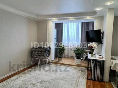 2-бөлмелі пәтер · 53 м² · 5/5 қабат, Ихсанова 45 — Здание Маслихата, бағасы: 17 млн ₸ в Уральске