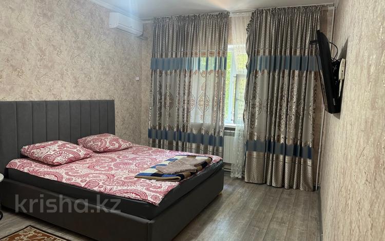 1-комнатная квартира · 42 м² · 2/5 этаж, 8-й микрорайон 7а — За гостиницей Шымкент, возле Мадлена за 1 000 ₸ в Туран р-н — фото 7