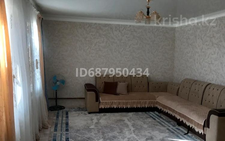 Жеке үй • 3 бөлмелер • 80 м² • 10 сот., Кумшагал Аксу Жабагылы 45, бағасы: 9 млн 〒 в Таразе — фото 2