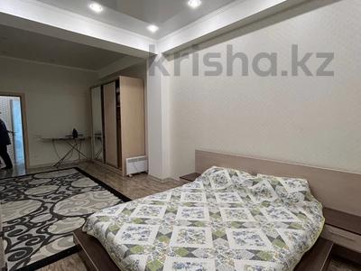 3-комнатная квартира · 120 м² · 9/14 этаж, 17-й мкр 7 за 300 000 ₸ в Актау