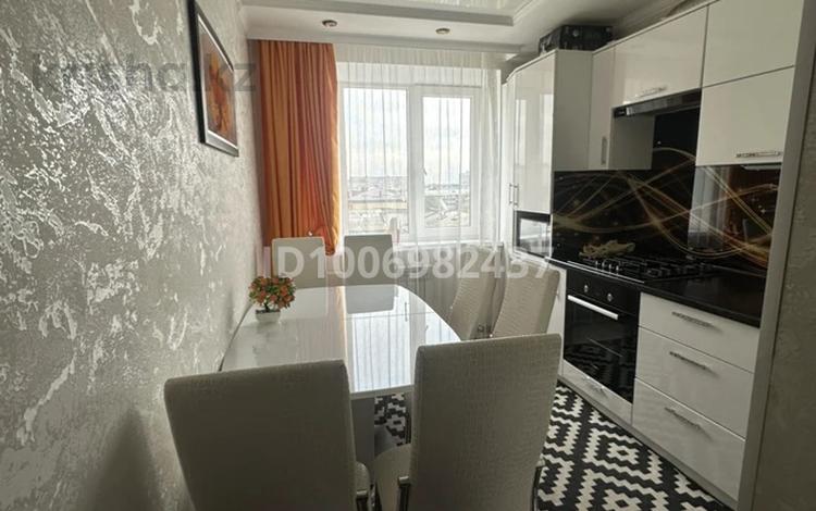 3-комнатная квартира · 65 м² · 8/9 этаж, мкр Кунаева 70 за 25.3 млн 〒 в Уральске — фото 4