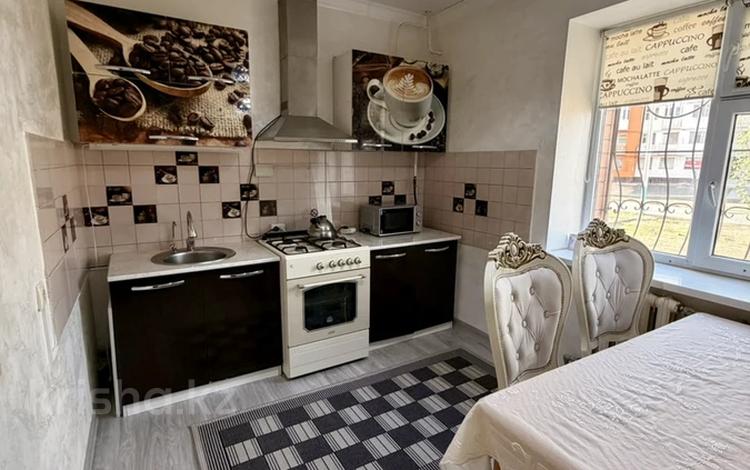 3-бөлмелі пәтер · 75 м² · 1/5 қабат, Демесинова 77В, бағасы: 18 000 ₸ в  — фото 2