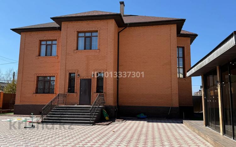 Жеке үй · 8 бөлме · 286 м², Күнгей ш/а., Елебекова 22, бағасы: 200 млн ₸ в Караганде, Казыбек би р-н — фото 2
