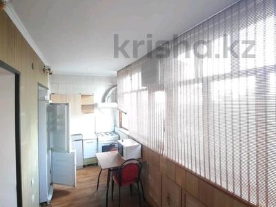 Продажа квартир в Жамбылской обл.: 3-комнатная квартира · 64 м² · 4/5 этаж, Абая 157 — Две Лоджии 2*6м ,+1балкон +гараж за 20.5 млн 〒 3-комнатная квартира · 64 м² · 4/5 этаж, Абая 157 — Две Лоджии 2*6м ,+1балкон +гараж за 20.5 млн 〒 в Таразе