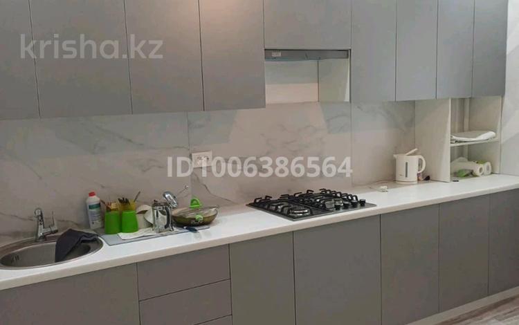 2-бөлмелі пәтер · 68 м² · 3/9 қабат, Алтын орда ш/а. 350, бағасы: 190 000 ₸ в Актобе, мкр. Алтын орда — фото 2