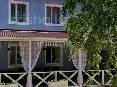 Отдельный дом · 11 комнат · 380 м² · 18 сот., Студенческая 4/1 за 150 млн ₸ в Катарколе
