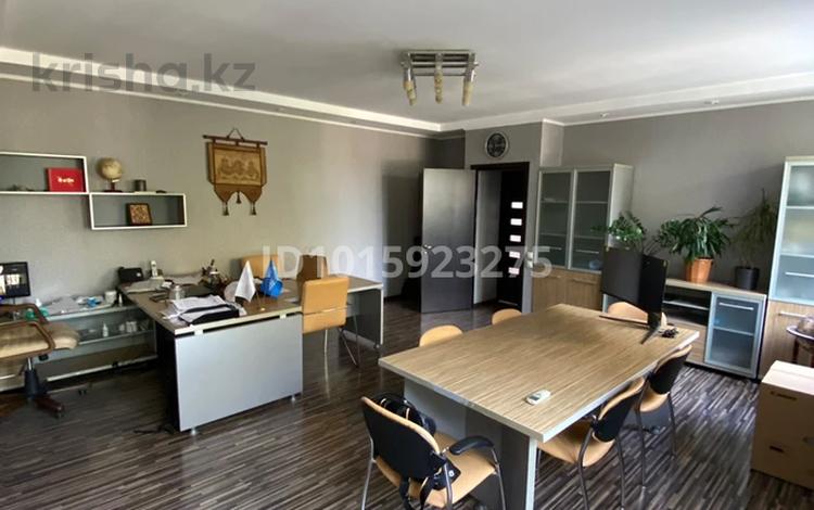 Кеңселер · 800 м², бағасы: 360 млн ₸ в Караганде, Казыбек би р-н — фото 2