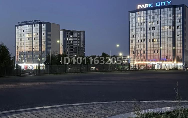 1-комнатная квартира · 45 м² · 7/10 этаж, Каныша Сатпаева 57/2 — За драм театром за 16 000 ₸ в Усть-Каменогорске — фото 2